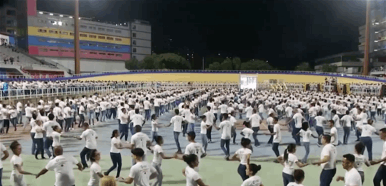 رقصة جماعية وتحطيم لأرقام قياسية... اليكم التفاصيل 