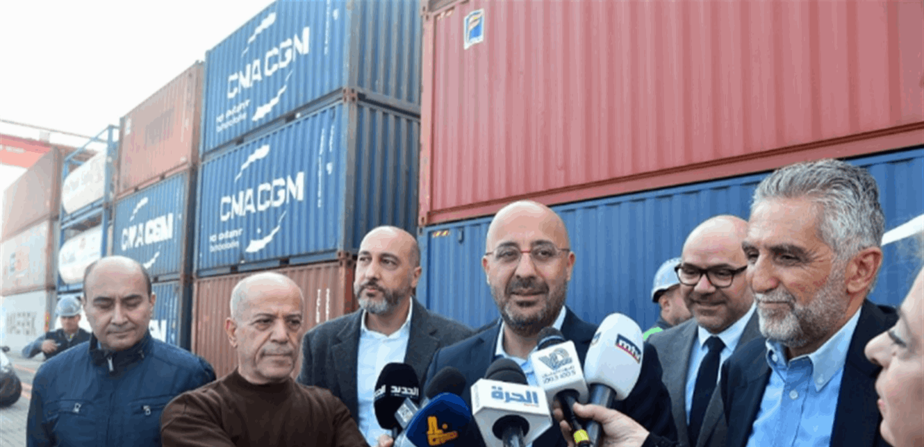 شحن نفايات طبية خطرة من مرفأ بيروت إلى فرنسا.. هذا ما قاله وزير البيئة