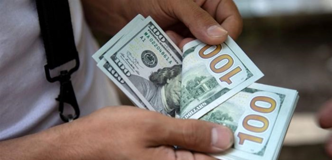 خبرٌ جديد عن صيرفة.. ماذا أبلغت المصارف زبائنها؟