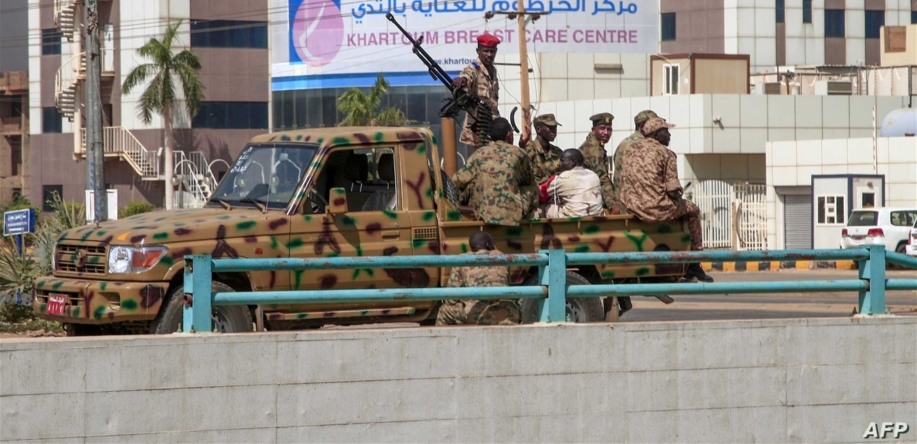 تصدّرت المشهد عبر الإنترنت.. هكذا واكب المتابعون العرب أحداث السودان