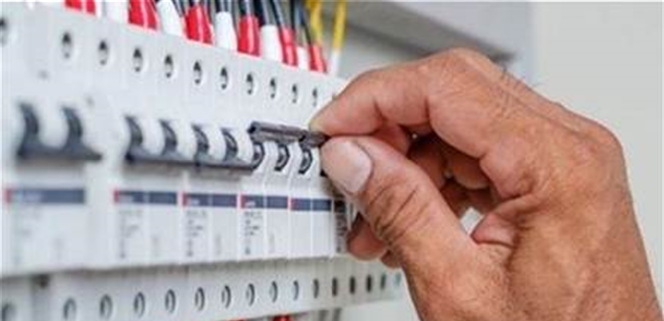 ساعات الكهرباء أُطفأت.. هكذا يؤمّن اللبنانيون الكهرباء بأنفسهم