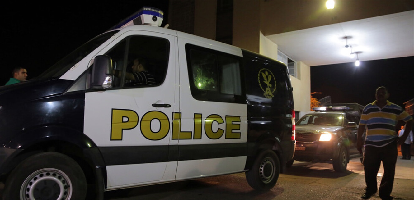 المجنونة قتل والده بطريقة لا تخطر على البال.. ما كشفه الجيران عن قساوة الجريمة مروّع