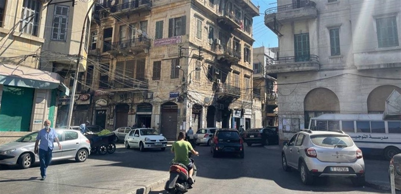 كانت تقود سيارة.. الجيش أوقف إمرأة ماذا عثر بحوزتها؟ (صورة) 