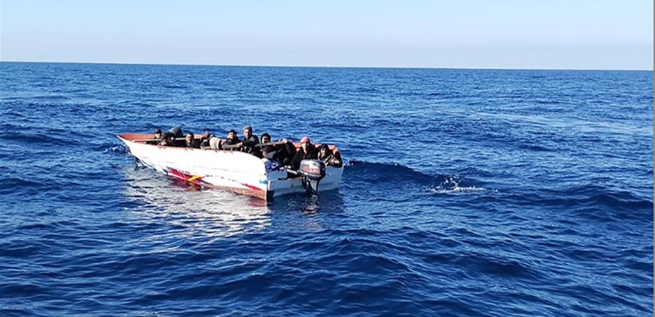 انطلق من لبنان... مركب تعطّل في عرض البحر وهذا عدد الأشخاص على متنه