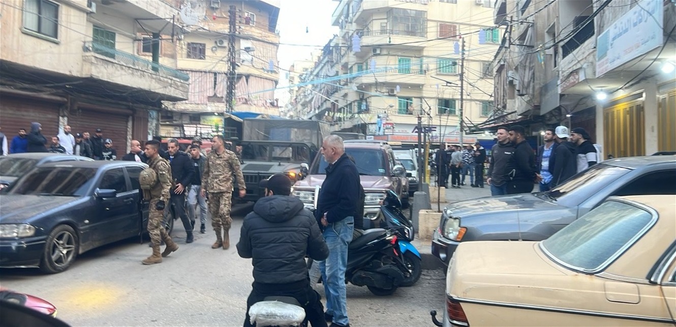 إشكال بالأسلحة في طرابلس.. إصابة طفلة رضيعة والجيش توجه إلى المكان (فيديو)