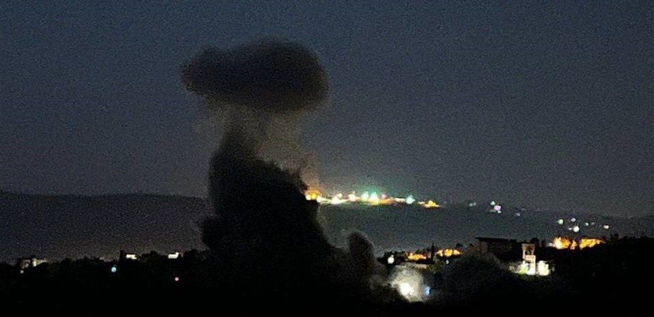 صوت الإنفجار وصل إلى صور.. إسرائيل تقصفُ بلدة حانين في الجنوب (صورة)