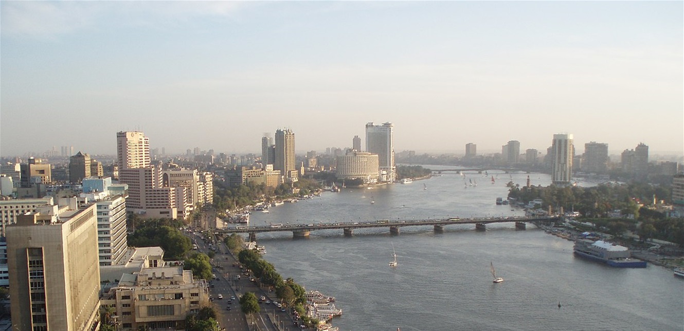 بالصور.. مقتل 16 شخصاً جراء سقوط حافلة ركاب