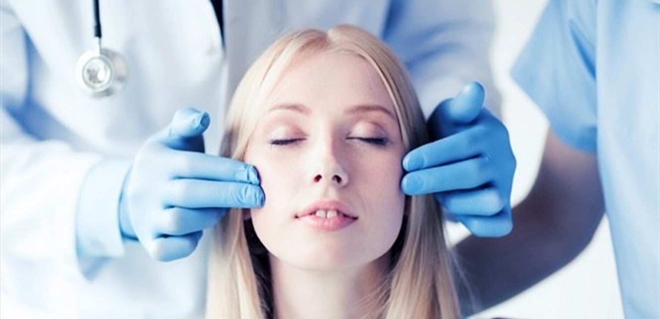 أحدهم انتحل صفة طبيب... يقومون بأعمال مخالفة للقوانين في مراكز تجميل