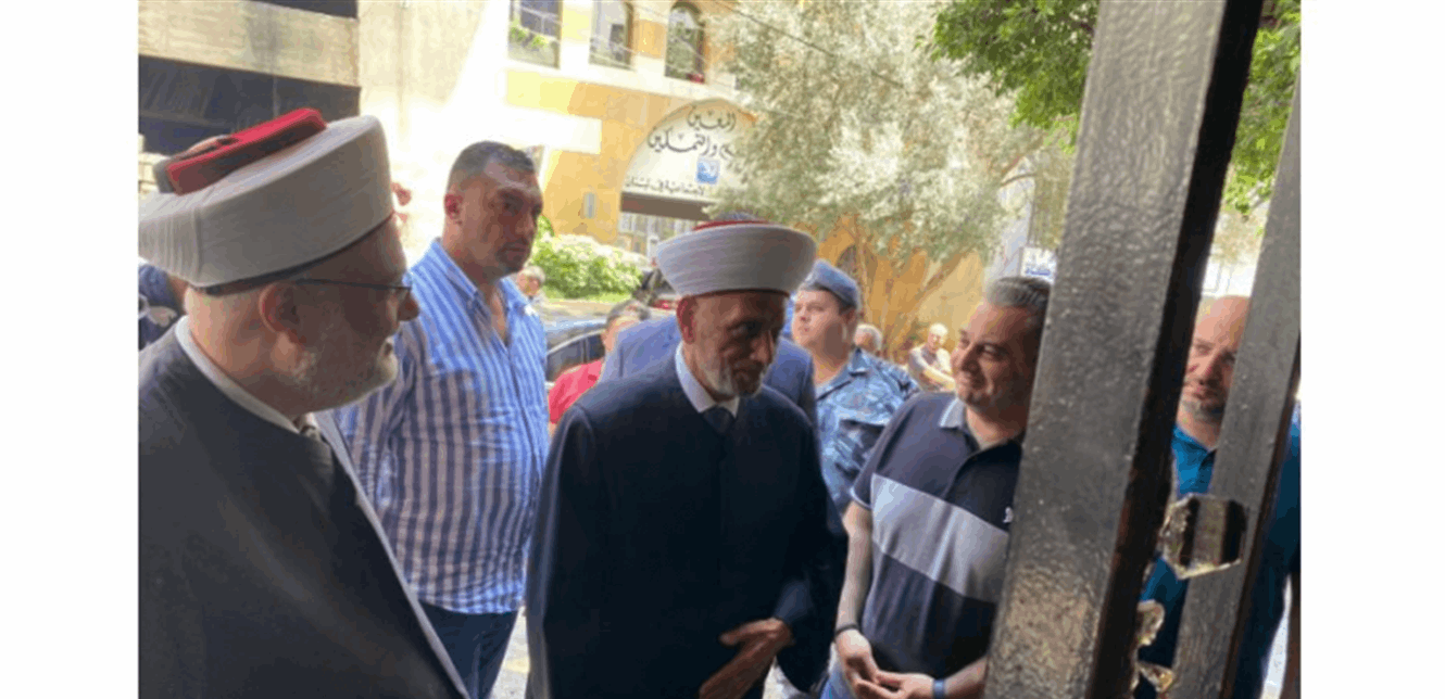  بعد إلقاء قنبلة مولوتوف على بابها.. دريان تفقد المحكمة الشرعية في الطريق الجديدة