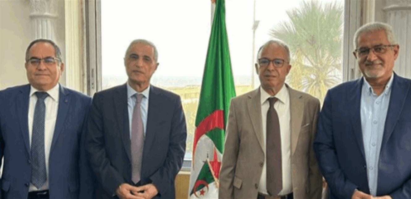 هاشم وعطية والعبدالله زاروا  سفير الجزائر شاكرين 