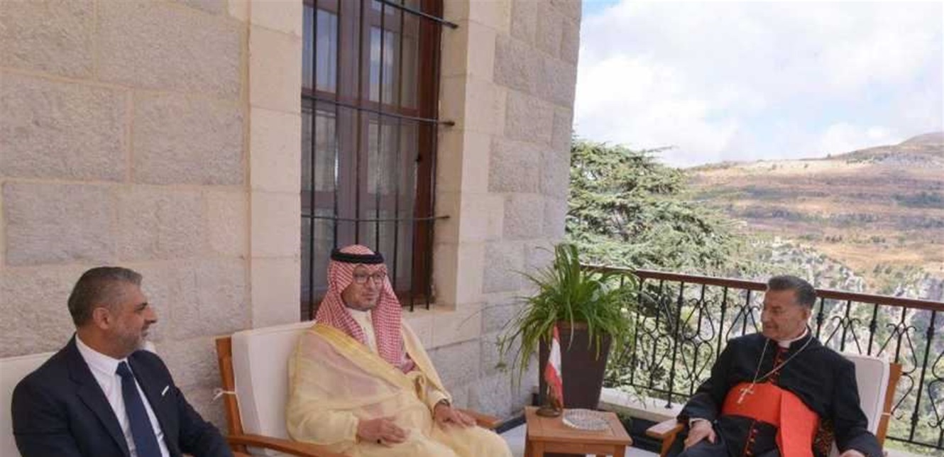 الخيار الثالث محور حراك الخماسية.. وبخاري أطلع الراعي على خطة العمل 