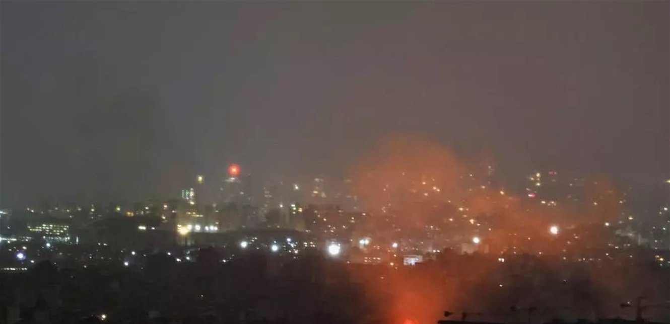 بعد استهداف اسرائيل معابر تربط لبنان بسوريا.. شهيدان وجرحى وتضرر منازل (فيديو)