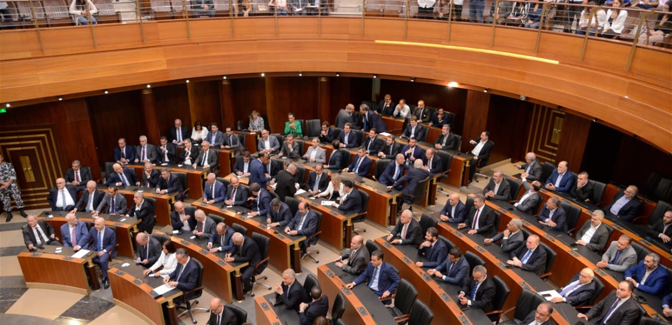 التحضيرات للجلسة النيابية: التيار سيحجب الثقة والنواب السنّة يتجهون لمنحها