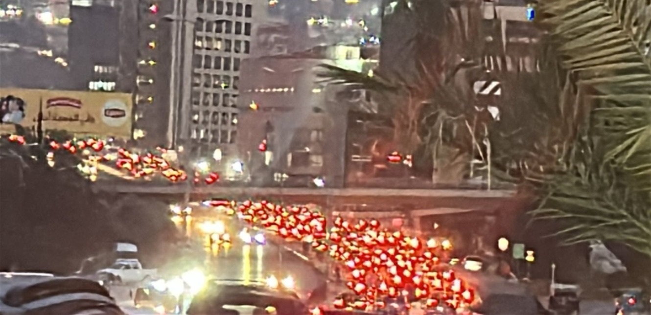 بالصورة.. الزحمة تخنق مواطنين على طريق الحازمية و نداء عاجل