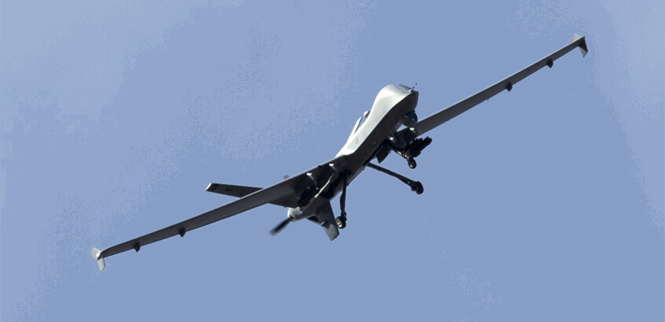 أسقطها الحوثيون... لقطات لحطام طائرة أميركية من طراز MQ-9 (فيديو) 