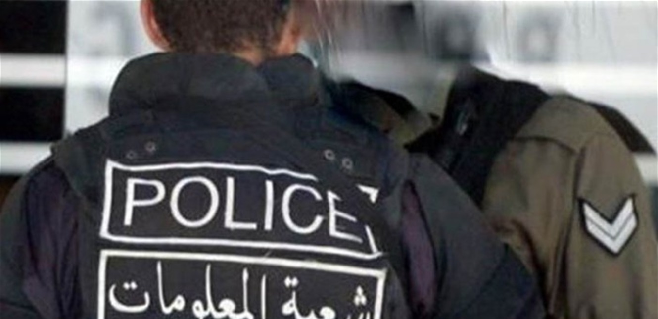 بعدما كثرت السّرقة من داخل السيّارات... المعلومات توقف أحد أفراد العصابات
