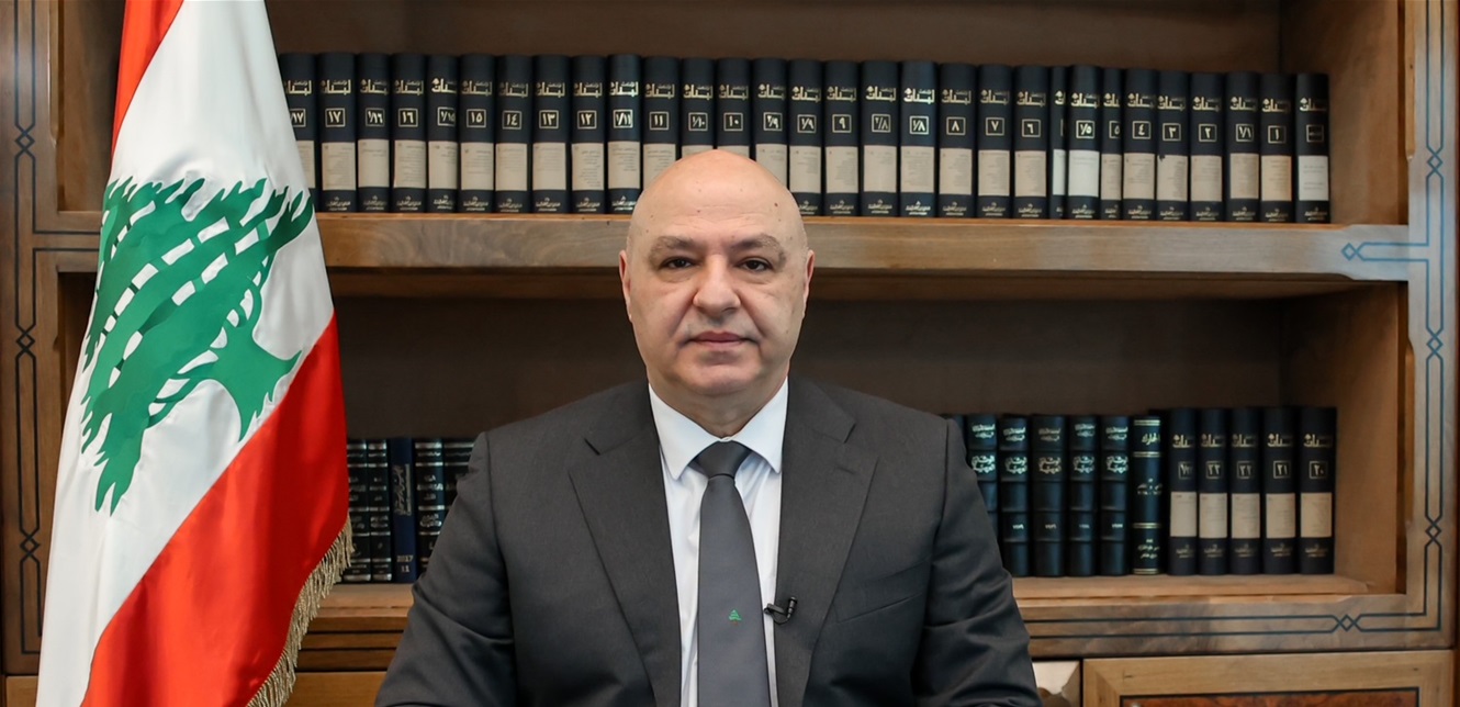 بالصورة... عون وقّع على مرسوم دعوة مجلس النواب الى عقد إستثنائي