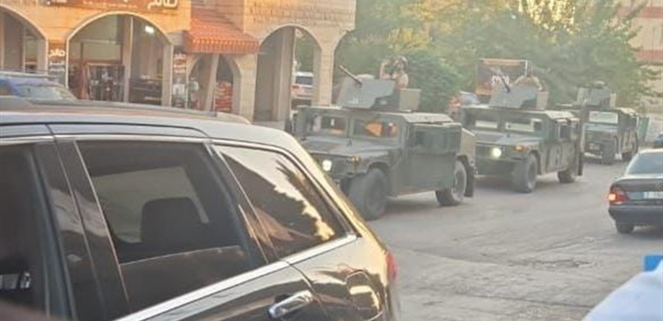 الجيش ينتشر في بريتال.. عمليات دهم ومصادرة سيارات