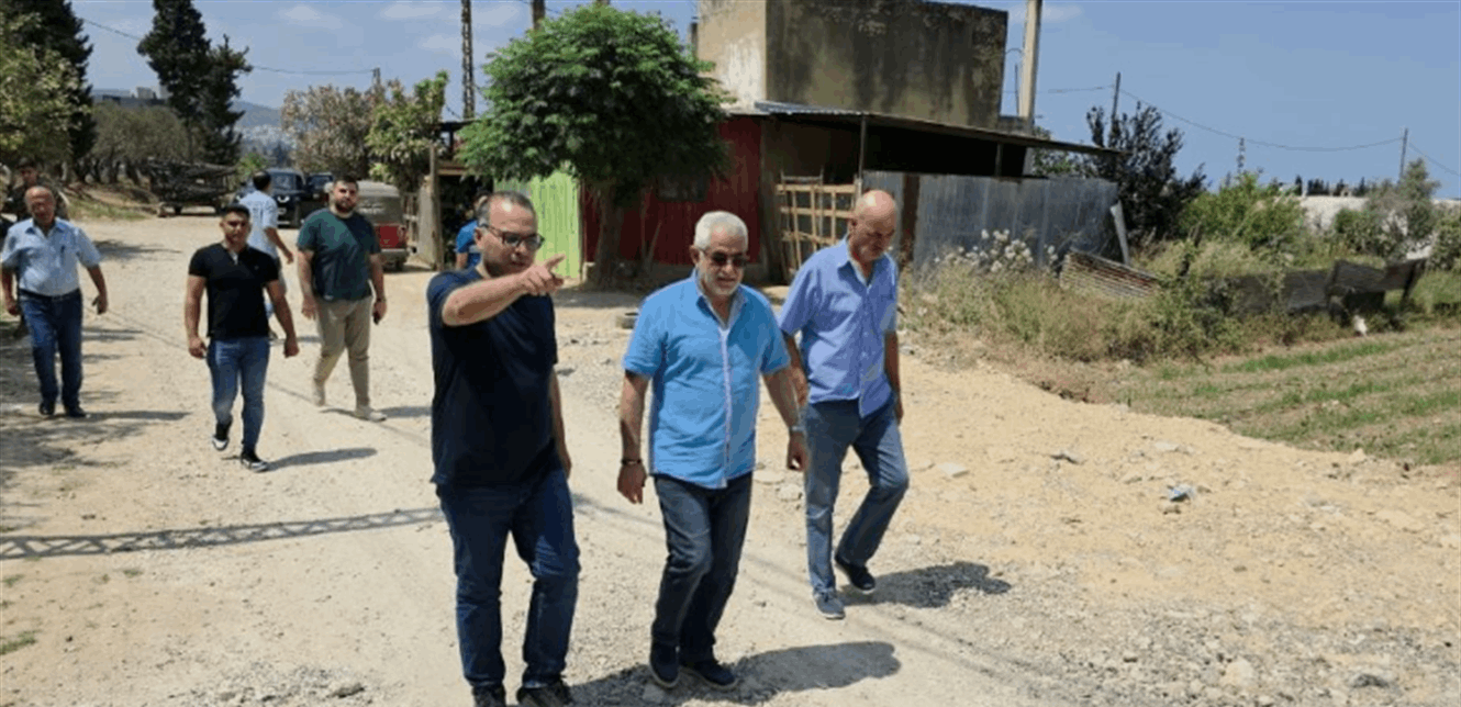 عطية يتفقّد طريقاً حيوياً في حلبا: حل لأزمة السير وفرص إنمائية واعدة