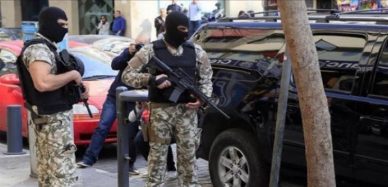 عقب اشكال في المنطقة.. مخابرات الجيش تداهم حي السلم
