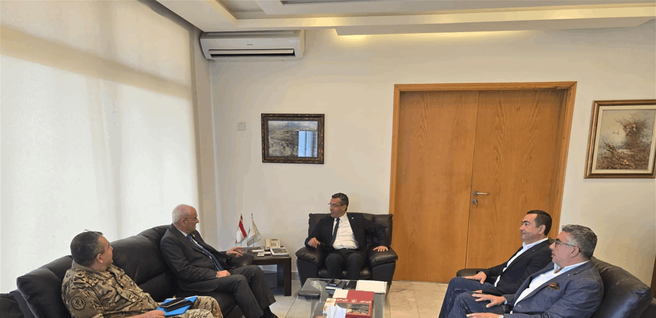 وزير الزراعة استقبل وزير الدفاع وبحثا في دعم الإنتاج الوطني
