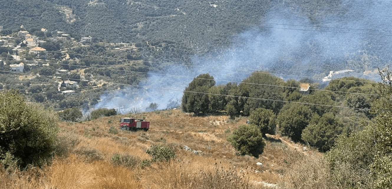رئيس بلدية بشعله ناشد المعنيين العمل لإخماد حريق كبير في البلدة