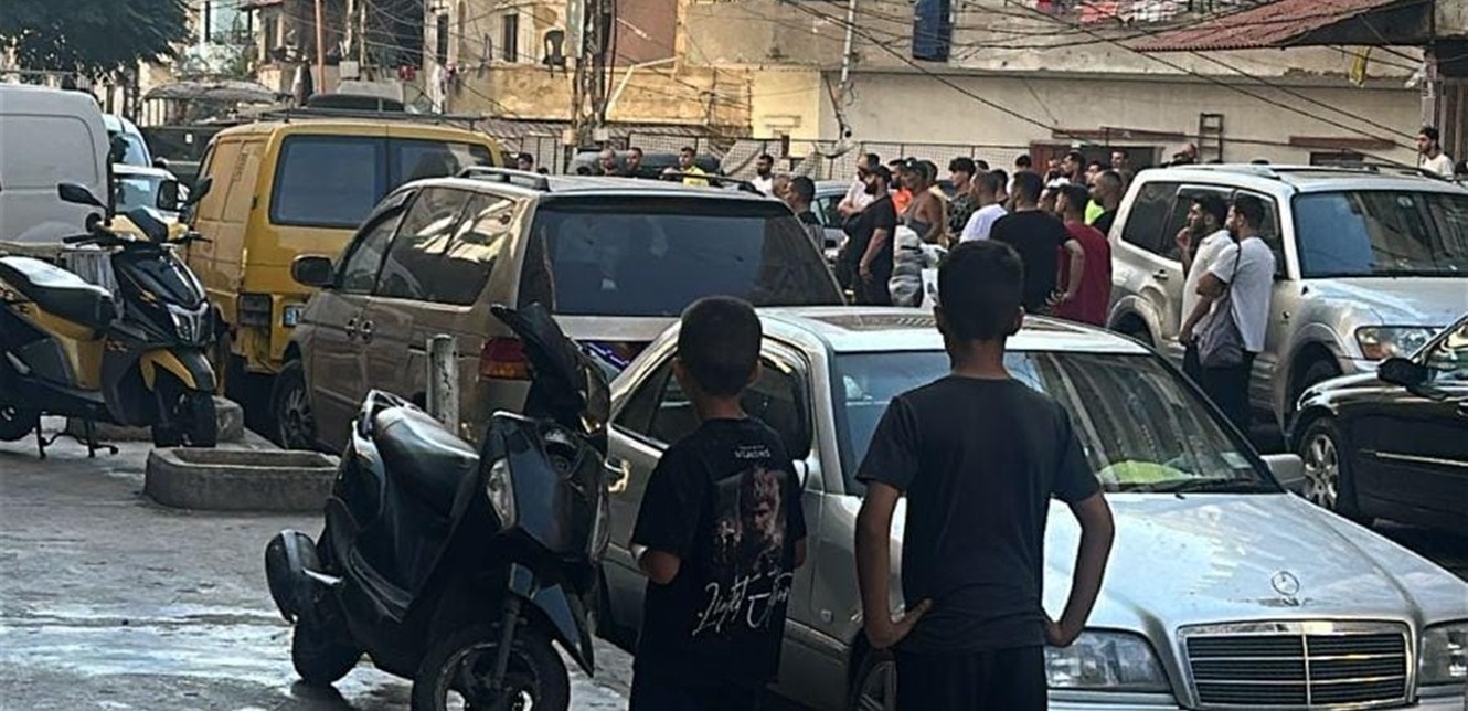 في طرابلس.. إشكال وتضارب بين مواطنين (صورة)