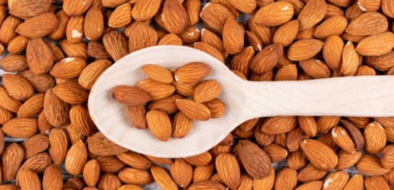 فوائد اللوز للجسم والبشرة والشعر