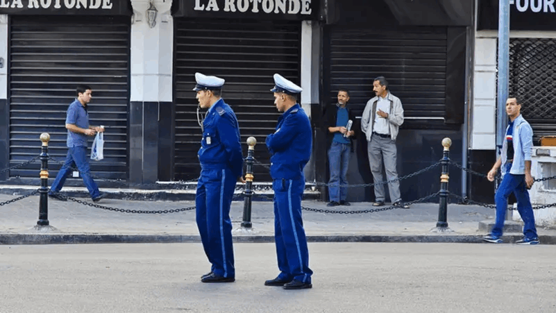 سجال في الجزائر على خلفية مقترح لتعديل دوام العمل 