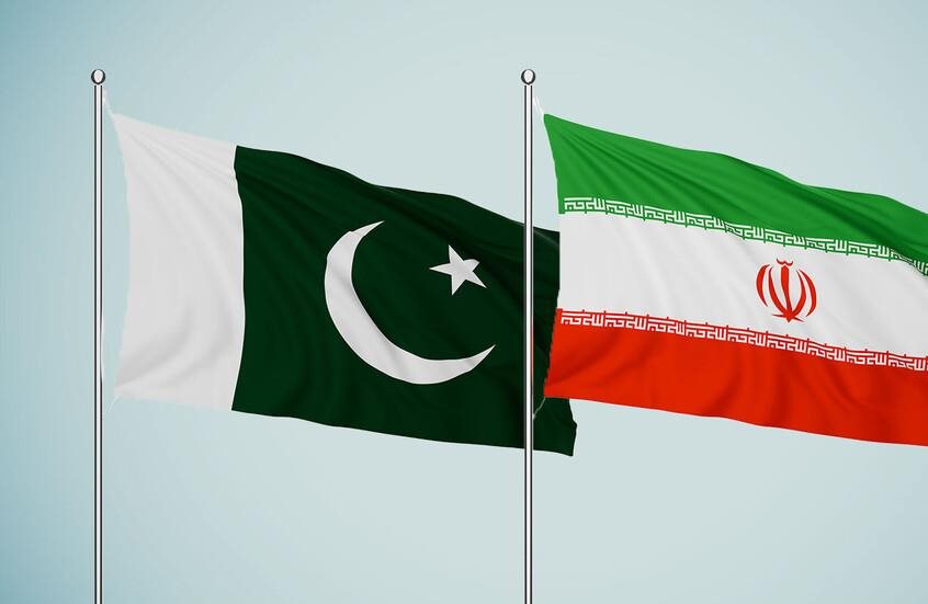 لدواع أمنية.. باكستان تعلق التجارة مع إيران 