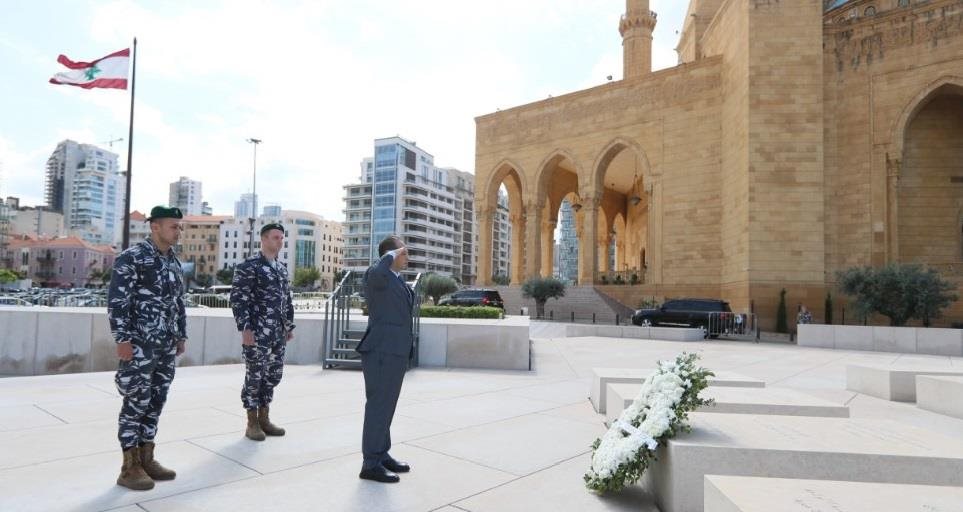 ممثل وزير الداخليّة وضع اكليلا على ضريح الشهيد وسام الحسن
