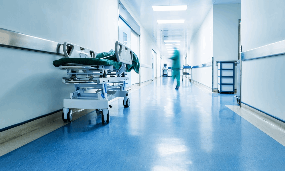 لم أنم منذ 4 أيام.. فنان عربي يكشف عن تعرضه لوعكة صحية