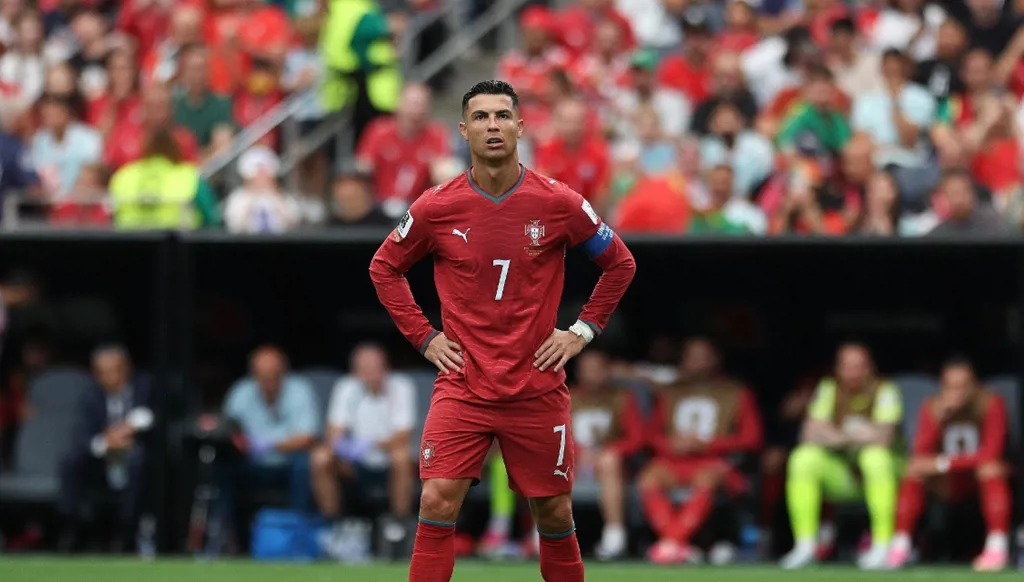 رونالدو يتعرّف إلى مشجعة صينية اعتاد رؤيتها.. شاهدوا ماذا قال لها!