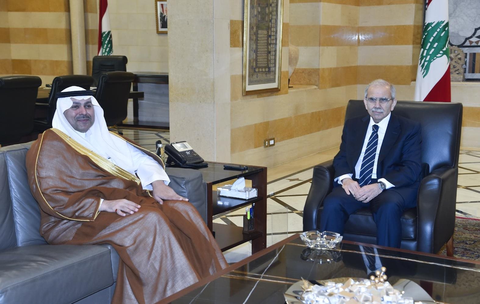 سلام استقبل الدوسري: لبنان يقف إلى جانب السعودية ويدعم الجهود التي تبذلها لحماية أراضيها ومواطنيها