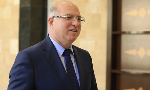 تذكير من وزير العمل بتعميم تبسيط الاجراءات وتسهيل انجاز معاملات المواطنين