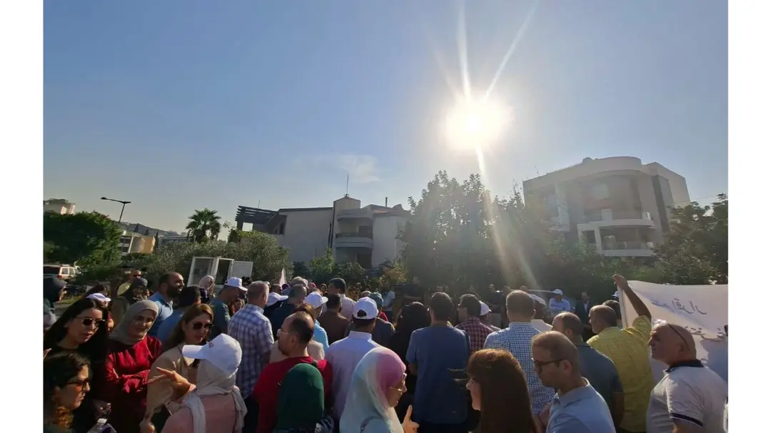على طريق القصر الجمهوري... اعتصام لأساتذة الجامعة اللبنانية للمطالبة بإقرار ملف التفرّغ كاملاً 