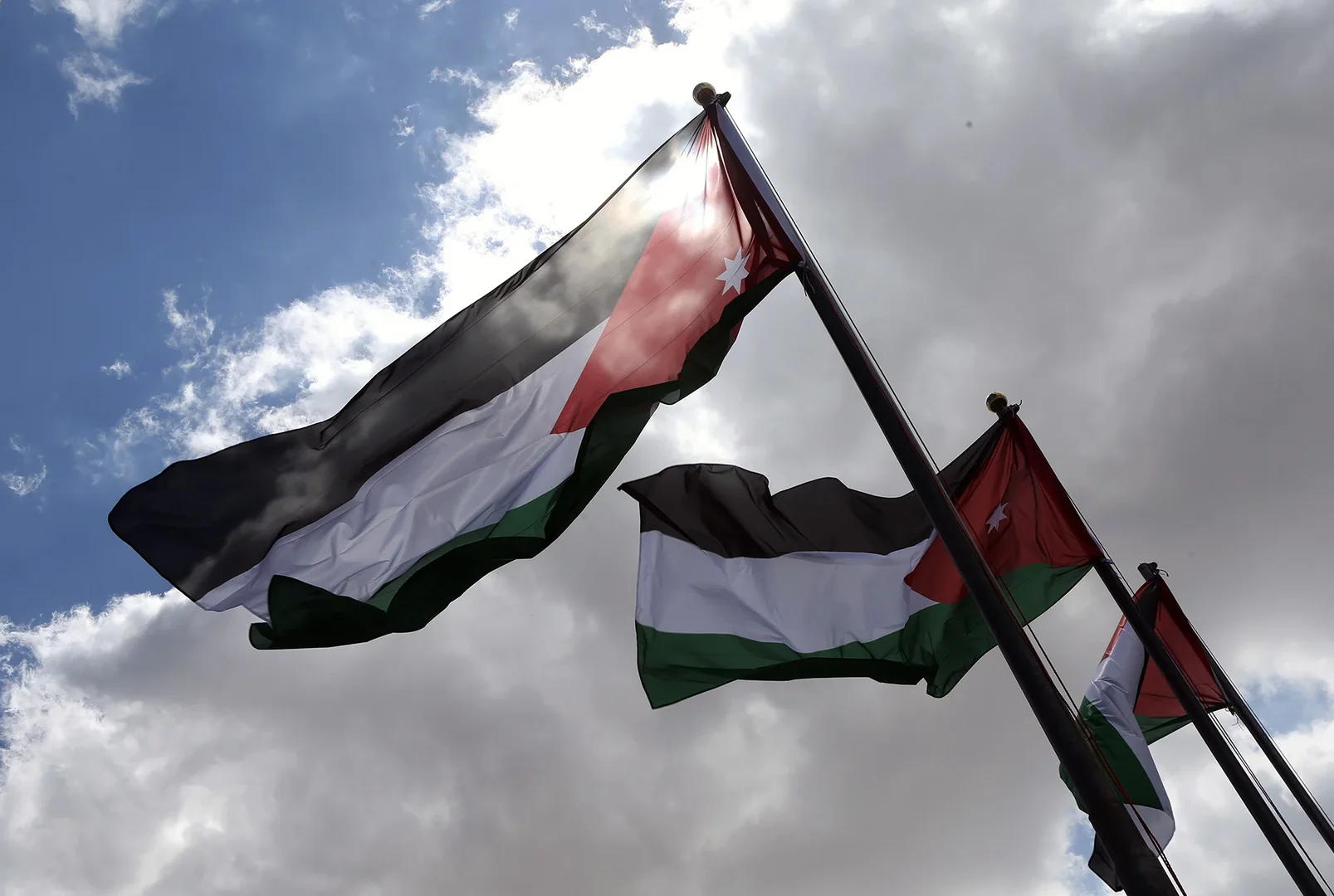 بعد جريمىة الكرك... الحكومة الأردنية: لا مكان في هذا البلد لأصحاب الفتن والتطرف