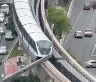 فيديو مُرعب من البرازيل... قطار اصطدم برافعة!