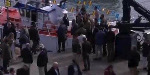 بالفيديو... ملكة إسبانيا تسقط أمام الكاميرات!