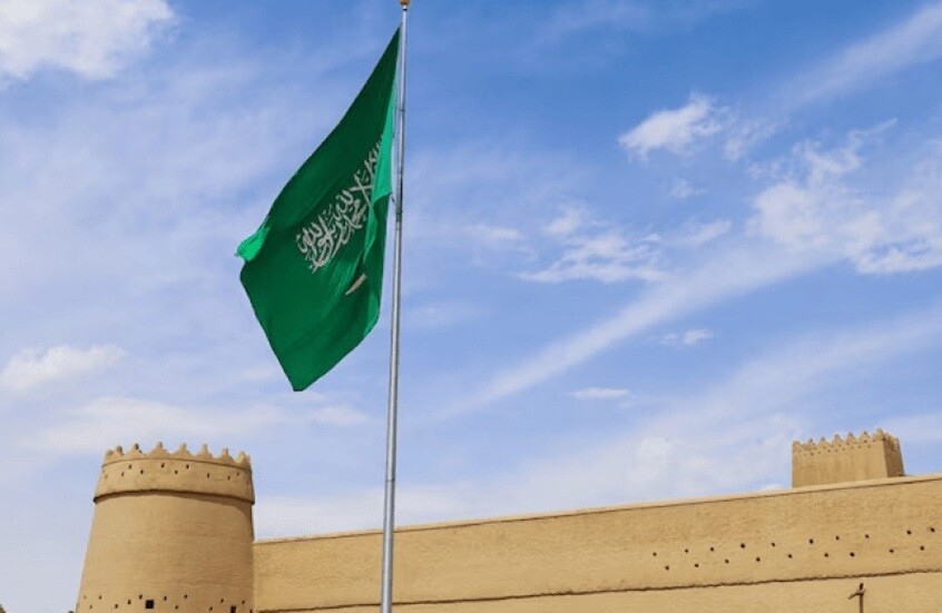 جريحان وأضرار... سقوط شظايا صاروخين باليستيين في خميس مشيط وأحد رفيدة