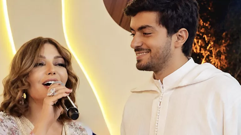 على الطريقة المغربية.. سميرة سعيد تحتفل بزفاف ابنها الوحيد (فيديو)