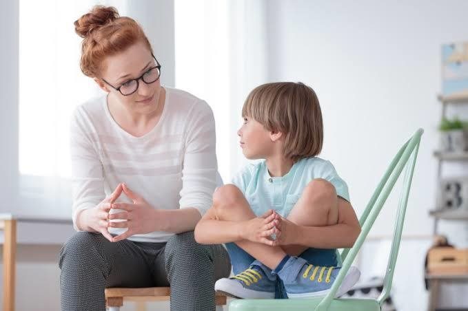 كيف تساعدين طفلك على التعبير عن احتياجاته التعليمية؟