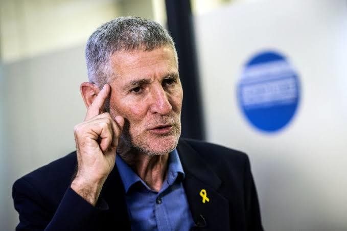زعيم اليسار الإسرائيلي يدعو إلى تعاون ائتلاف المعارضة مع الأحزاب العربية