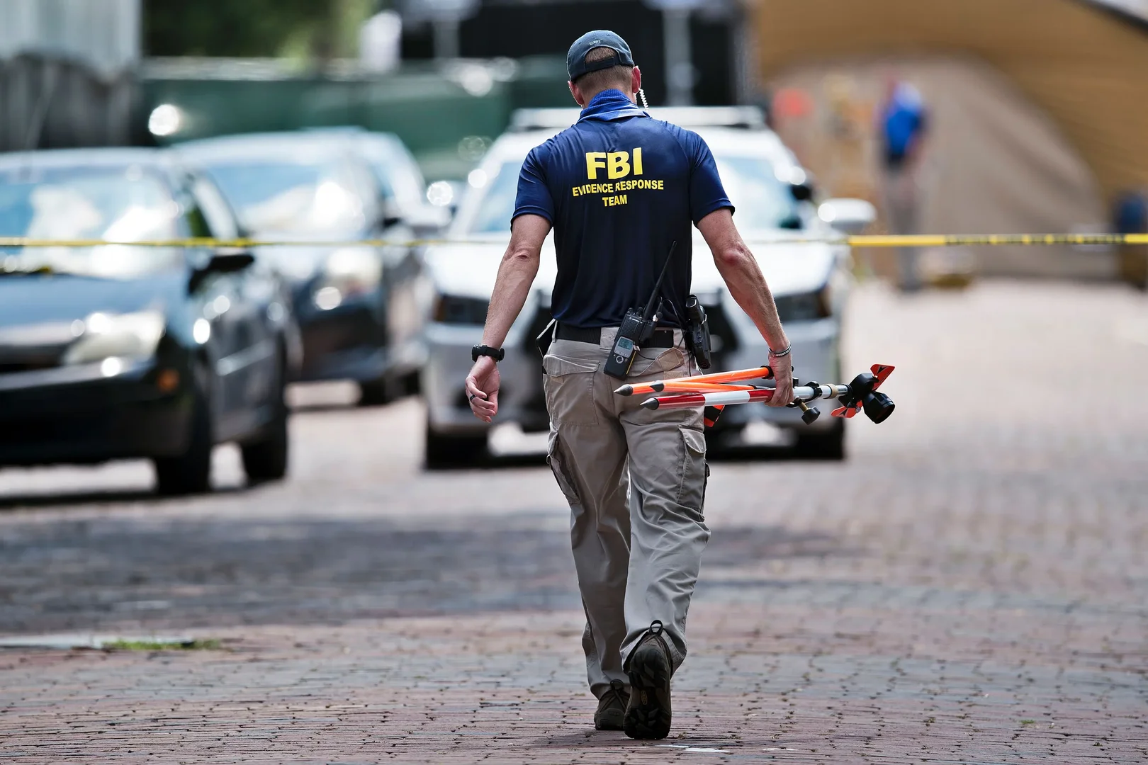 استعدوا للأسوأ.. مسؤول سابق في الـFBI يوجّه تحذيراً للأميركيين