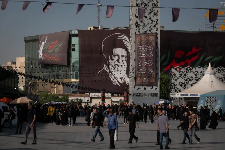 ليست باكستان أو عُمان.. هل يمكن أن يمر مسار الدبلوماسية بين واشنطن وطهران عبر هذه الدولة؟