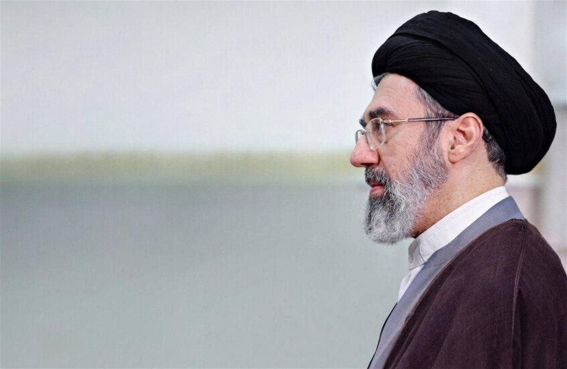 خامنئي يتمسّك بـوحدة الساحات.. وأوامر عسكرية بالرد دون قيود جغرافية