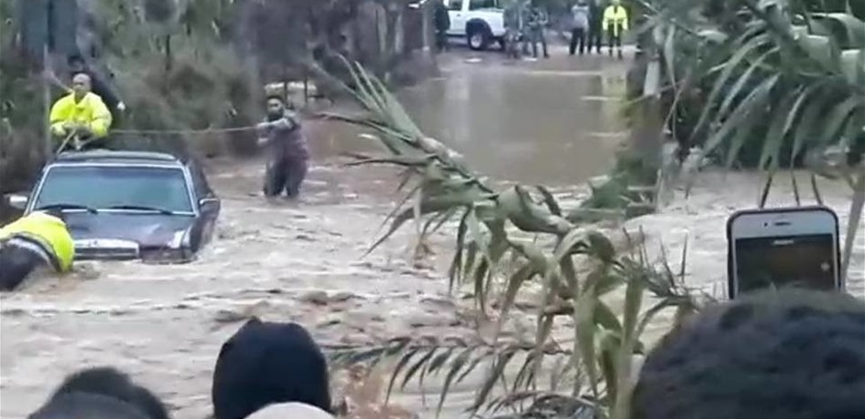 بالفيديو: المنخفض الجوي كان قاسيًا على لبنان.. ونهر أبو علي يفيض بعد 63 عامًا