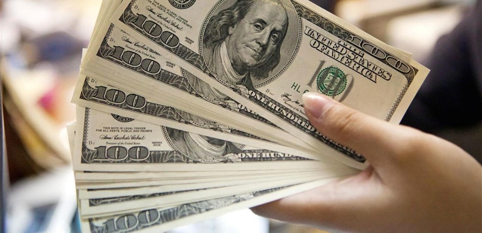دفعت 45 ألف دولار لترى ابنها ضابطا فـ"أكلت الضرب"