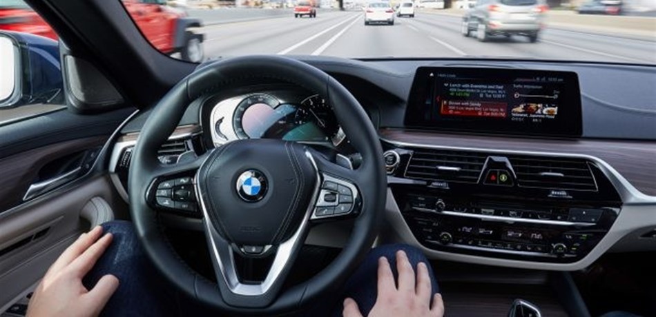 في عكار.. خرجت الـ"BMW" عن مسارها وشطرت عمودًا الى نصفين!