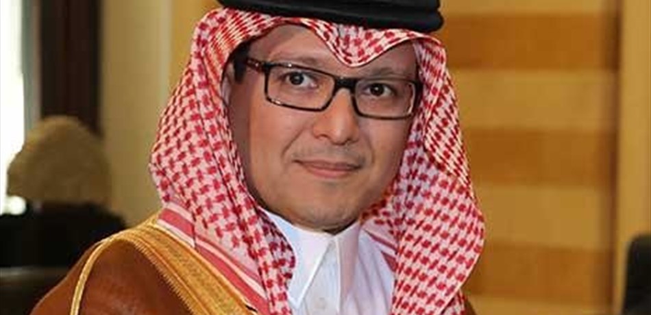 البخاري ينشر صورة من طائرة الموفد السعودي.. وهذا ما قاله